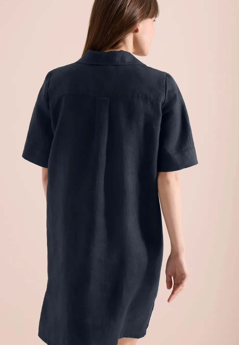 Robe en lin jusqu'au genou