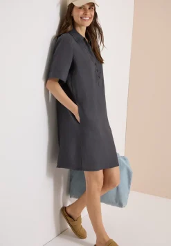 Robe en lin jusqu'au genou