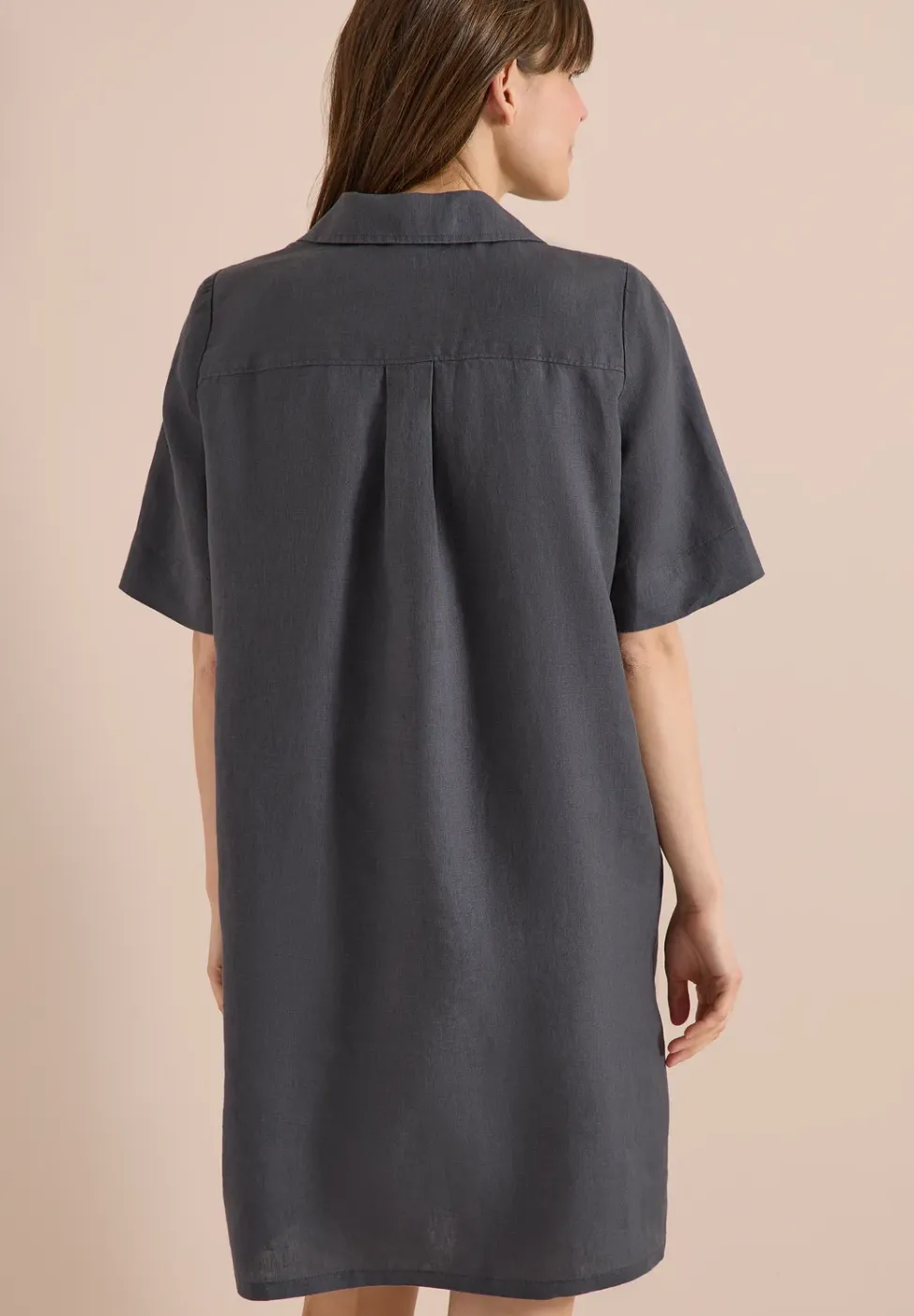 Robe en lin jusqu'au genou
