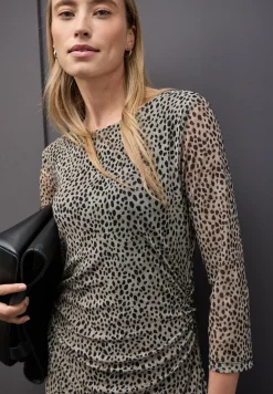 Robe en maille avec motif léopard