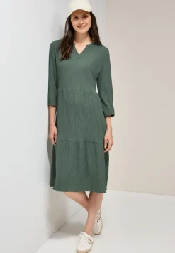Robe en seersucker avec volants