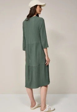 Robe en seersucker avec volants