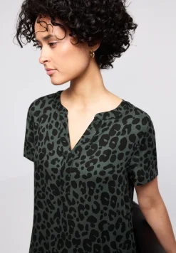 Robe en sergé à motifs