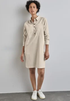 Robe en velours côtelé