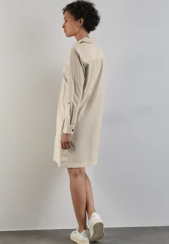 Robe en velours côtelé