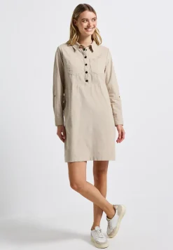 Robe en velours côtelé