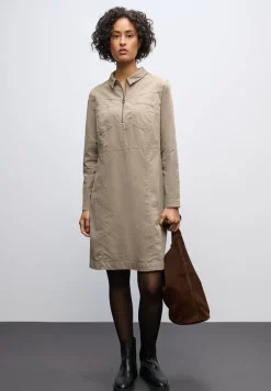 Robe en velours côtelé avec fermeture éclair
