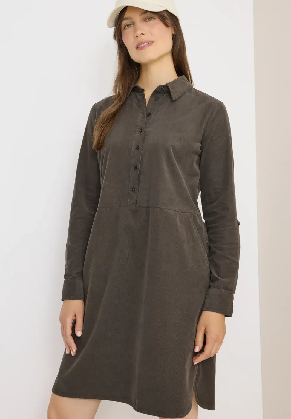 Robe en velours côtelé en couleur unie