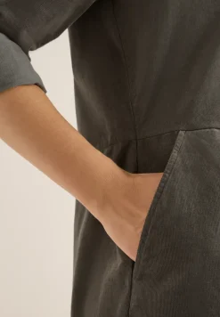 Robe en velours côtelé en couleur unie