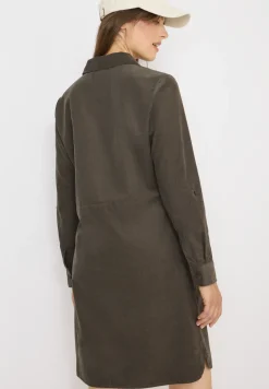 Robe en velours côtelé en couleur unie