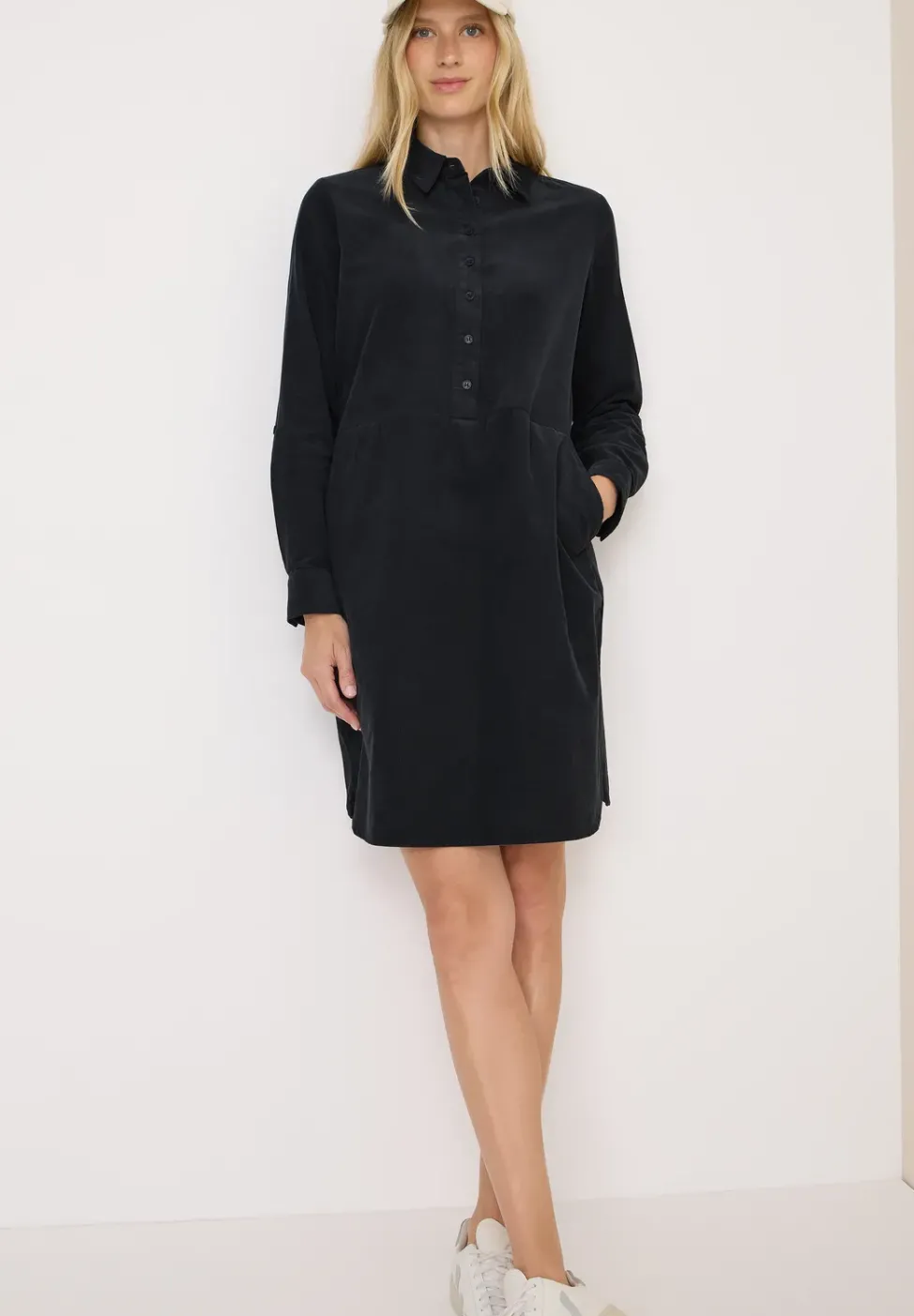Robe en velours côtelé en couleur unie