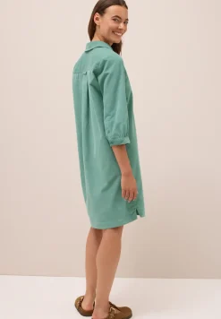 Robe en velours côtelé en couleur unie