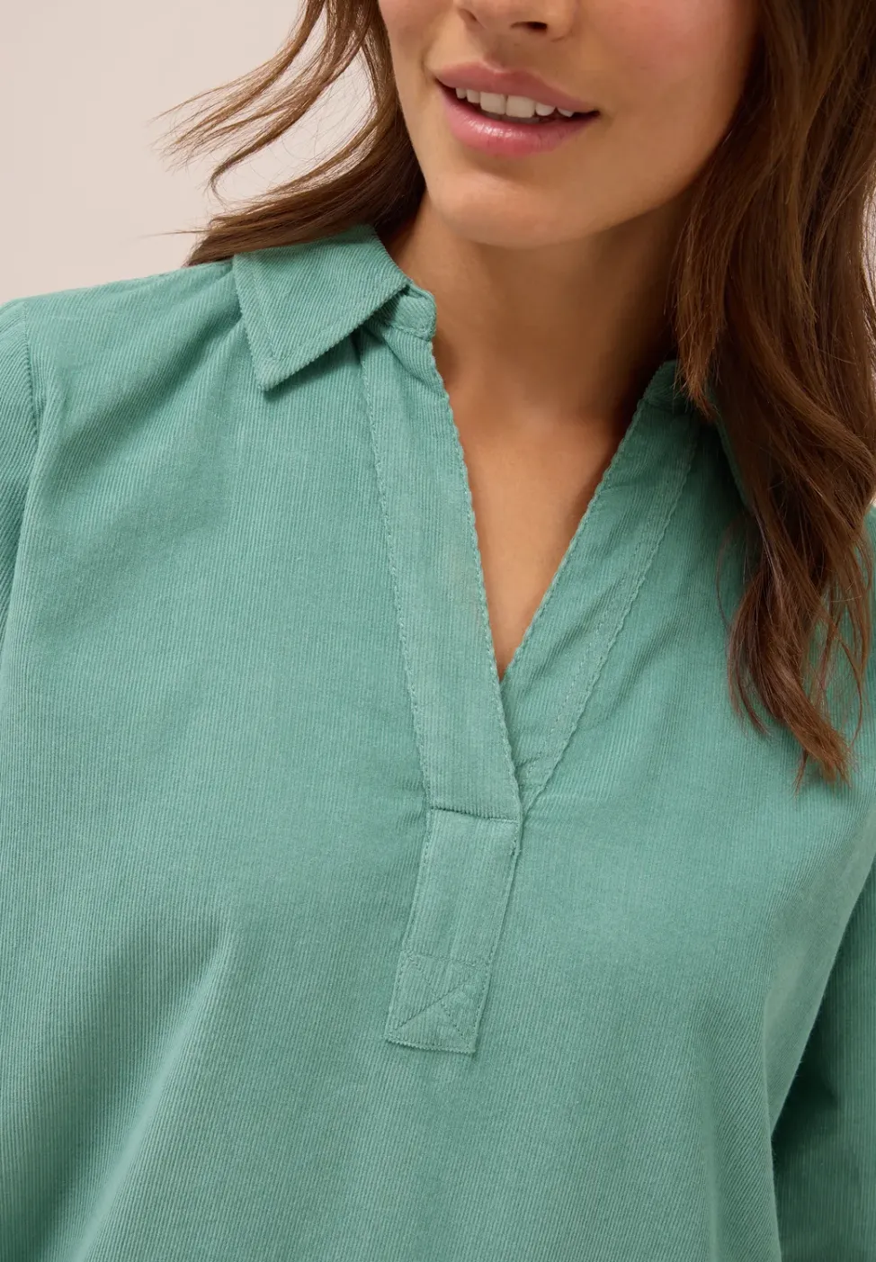 Robe en velours côtelé en couleur unie