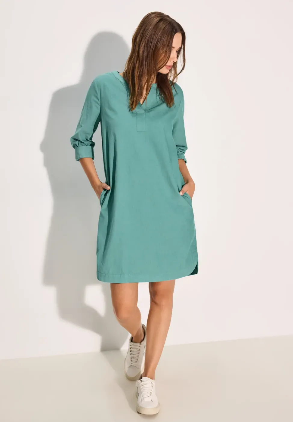 Robe en velours côtelé uni