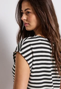 Robe à l'aspect tricoté