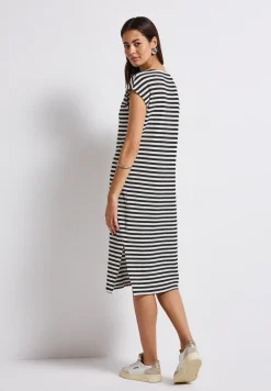 Robe à l'aspect tricoté