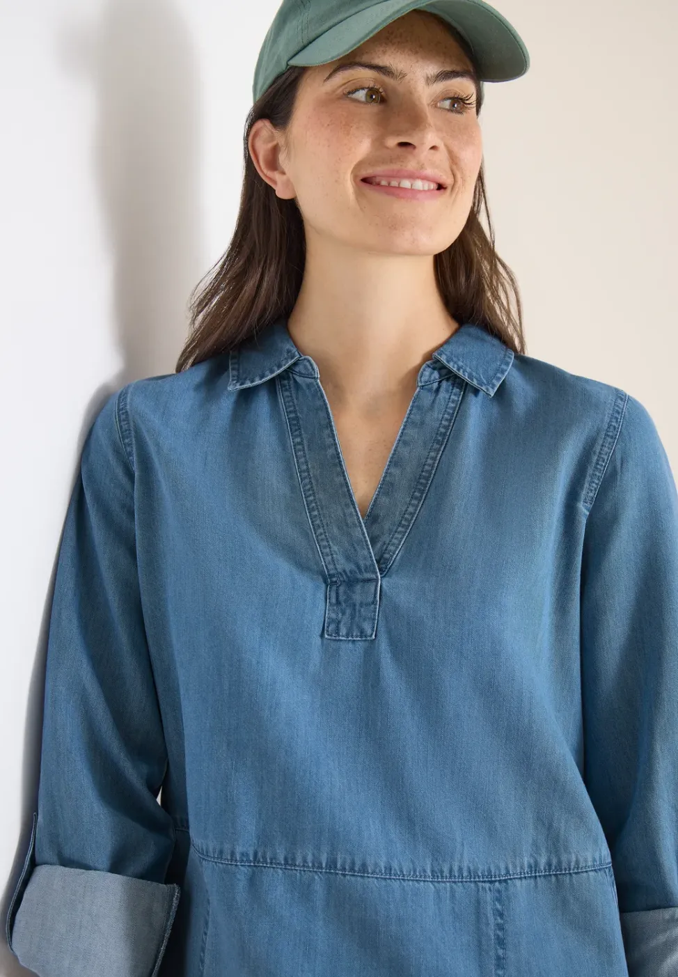 Robe à longueur de genou en look denim
