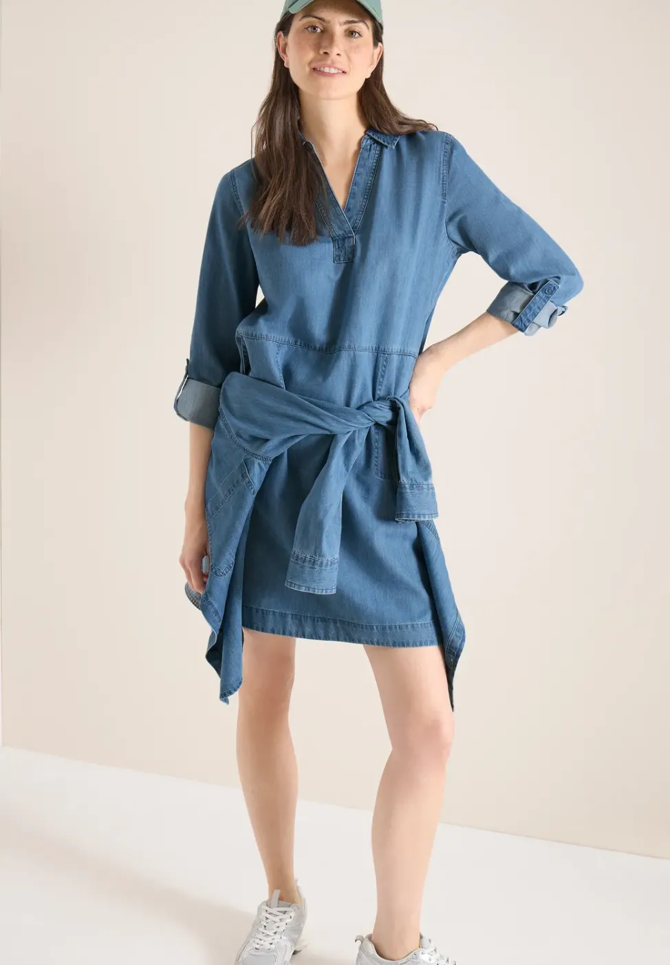 Robe à longueur de genou en look denim