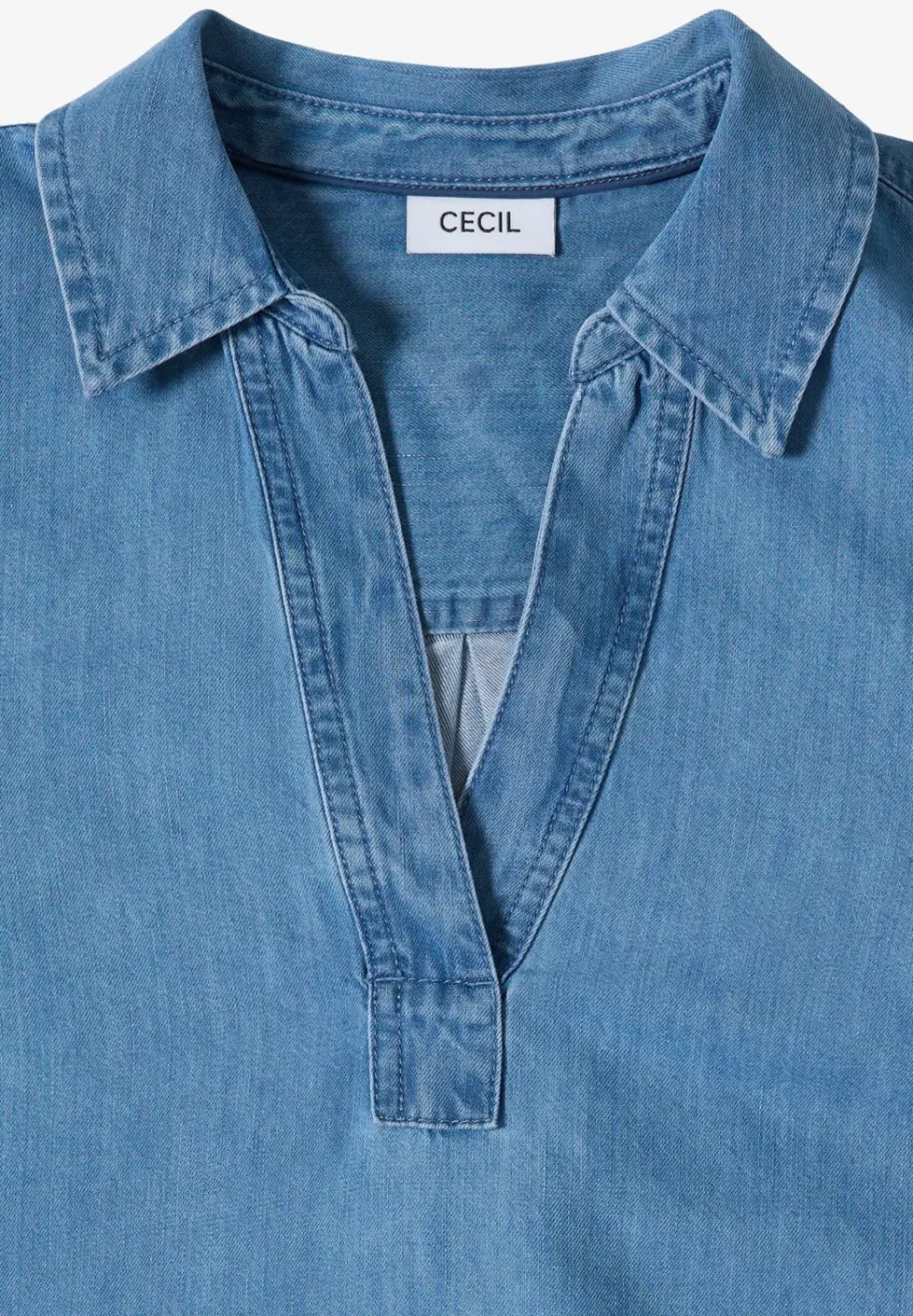 Robe à longueur de genou en look denim