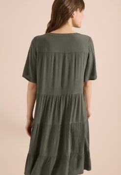 Robe à longueur de genou en structure crêpe