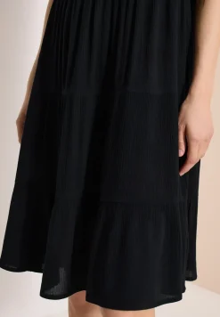 Robe à longueur de genou en structure crêpe