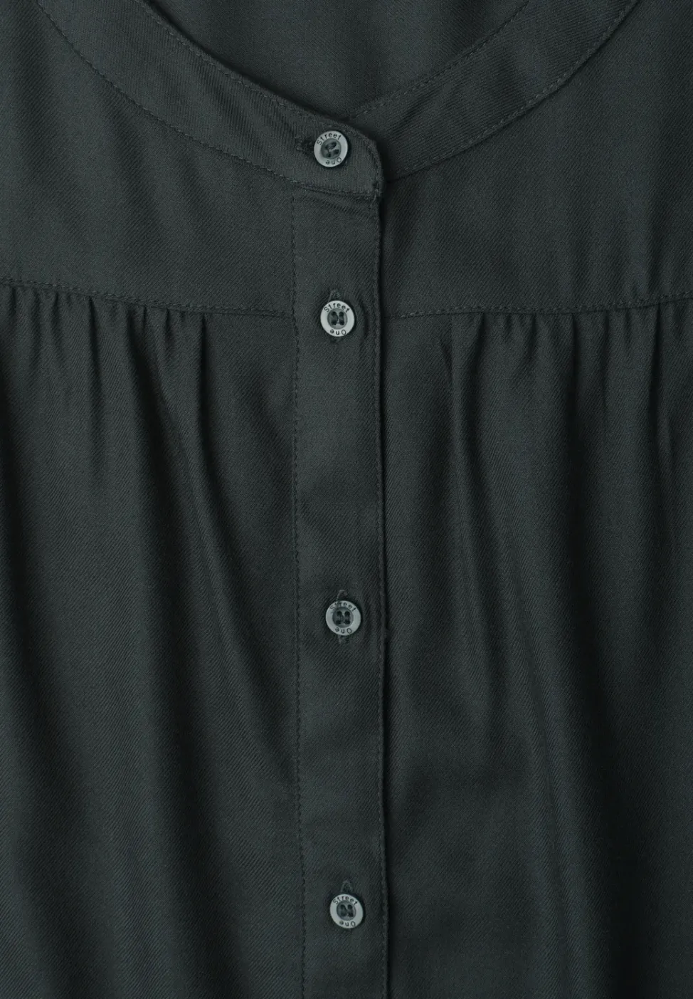 Robe longueur genou avec boutonnage