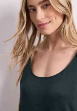 Robe longueur genou avec bretelles froncées