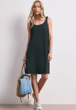 Robe longueur genou avec bretelles froncées