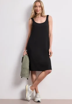 Robe longueur genou avec bretelles froncées