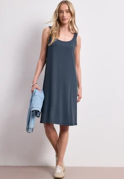Robe longueur genou avec bretelles froncées
