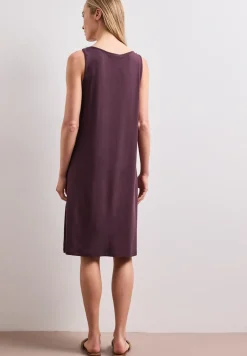 Robe longueur genou avec détail de boucle