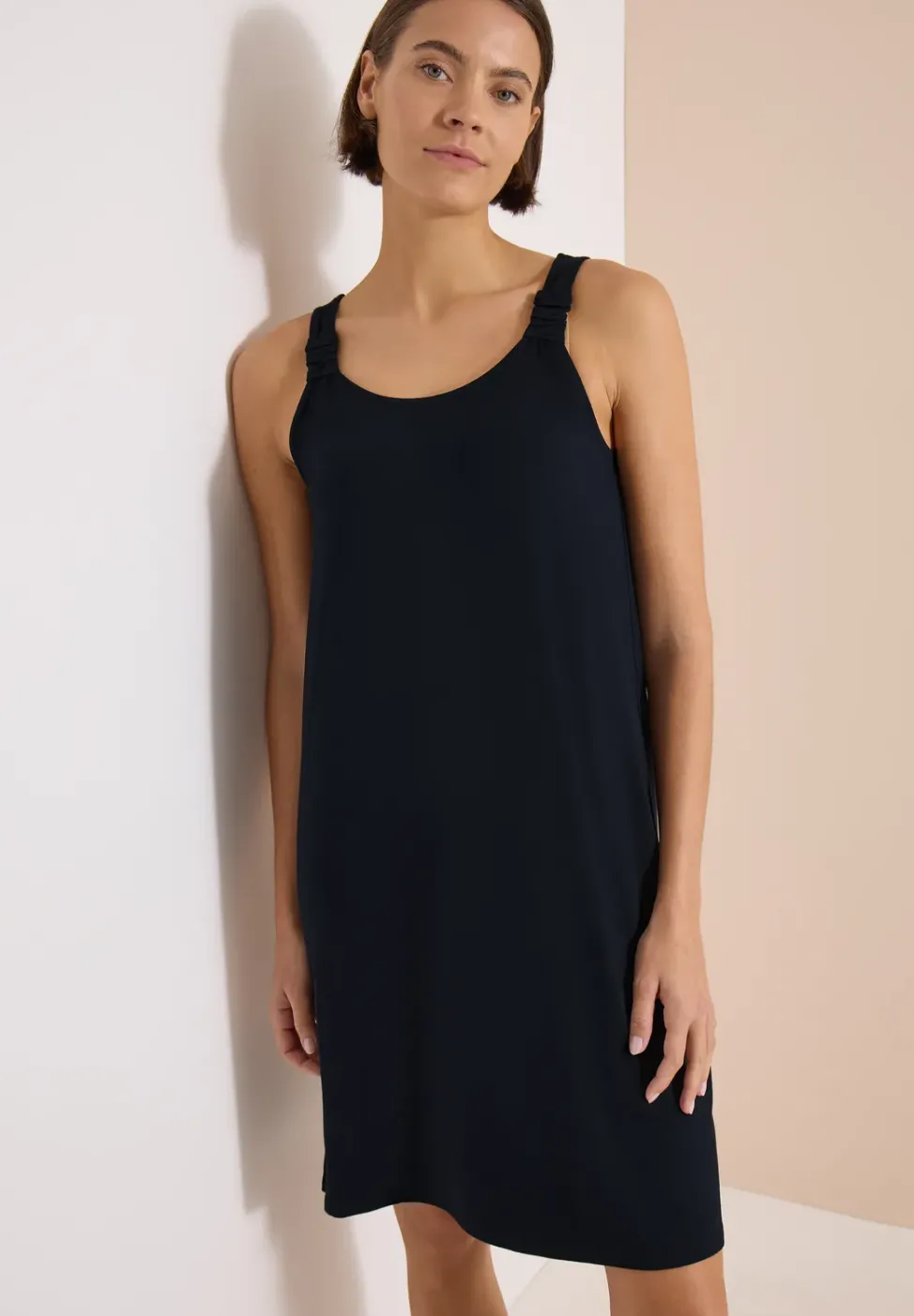 Robe longueur genou avec détail de nœuds