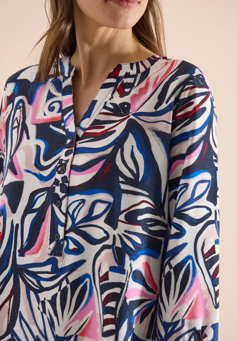 Robe longueur genou avec motif graphique