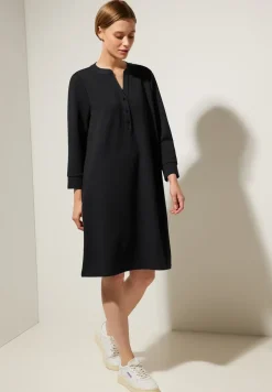 Robe à manches longues de couleur unie
