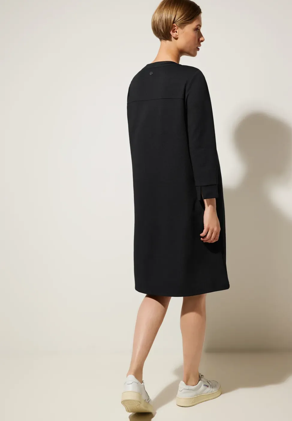 Robe à manches longues de couleur unie