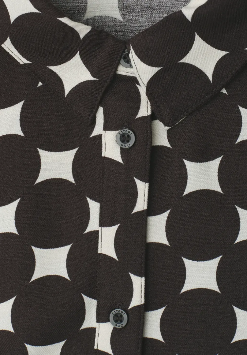 Robe midi avec boutons et motifs à pois