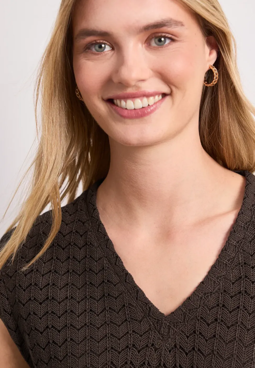 Robe midi avec col en V en dentelle