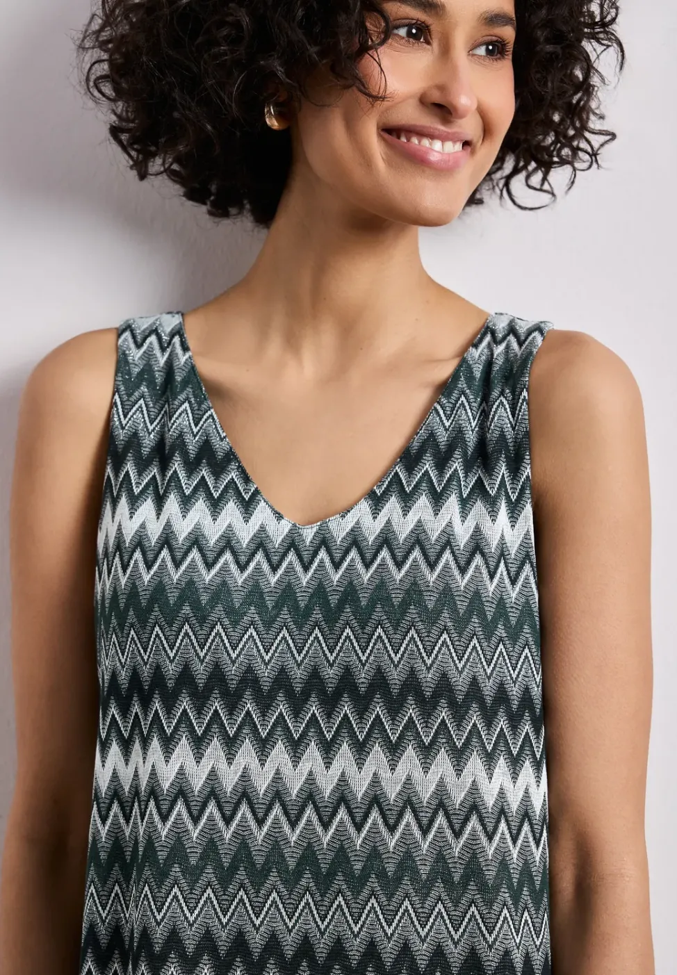 Robe midi avec col en V en qualité jacquard