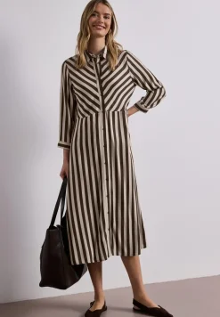 Robe midi avec patte de boutonnage sur toute la longueur