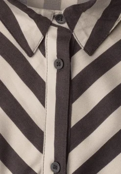 Robe midi avec patte de boutonnage sur toute la longueur