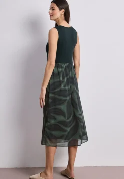 Robe midi avec un mélange de structures et un imprimé