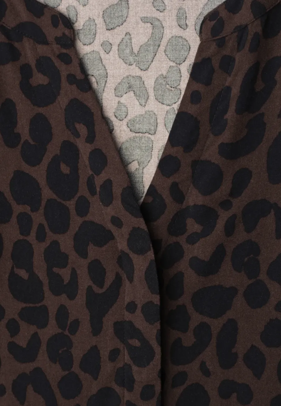 Robe midi à col fendu avec imprimé