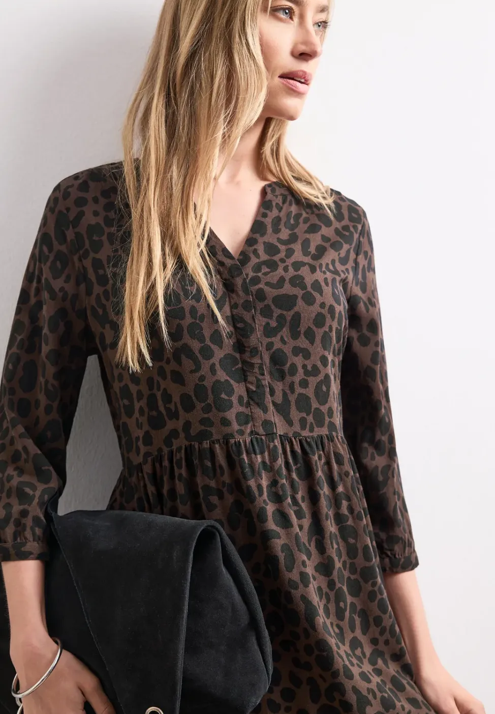 Robe midi à col fendu avec imprimé