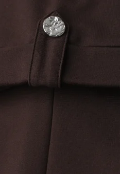 Robe midi à col rond avec boutons aux manches