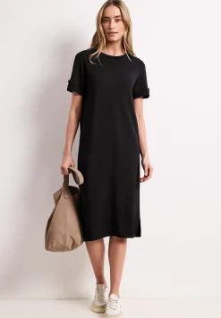Robe midi à col rond avec boutons aux manches