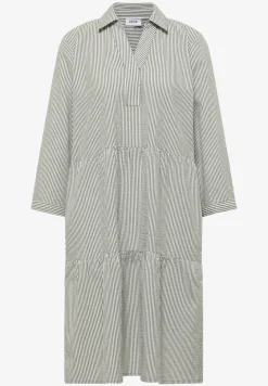 Robe midi en seersucker