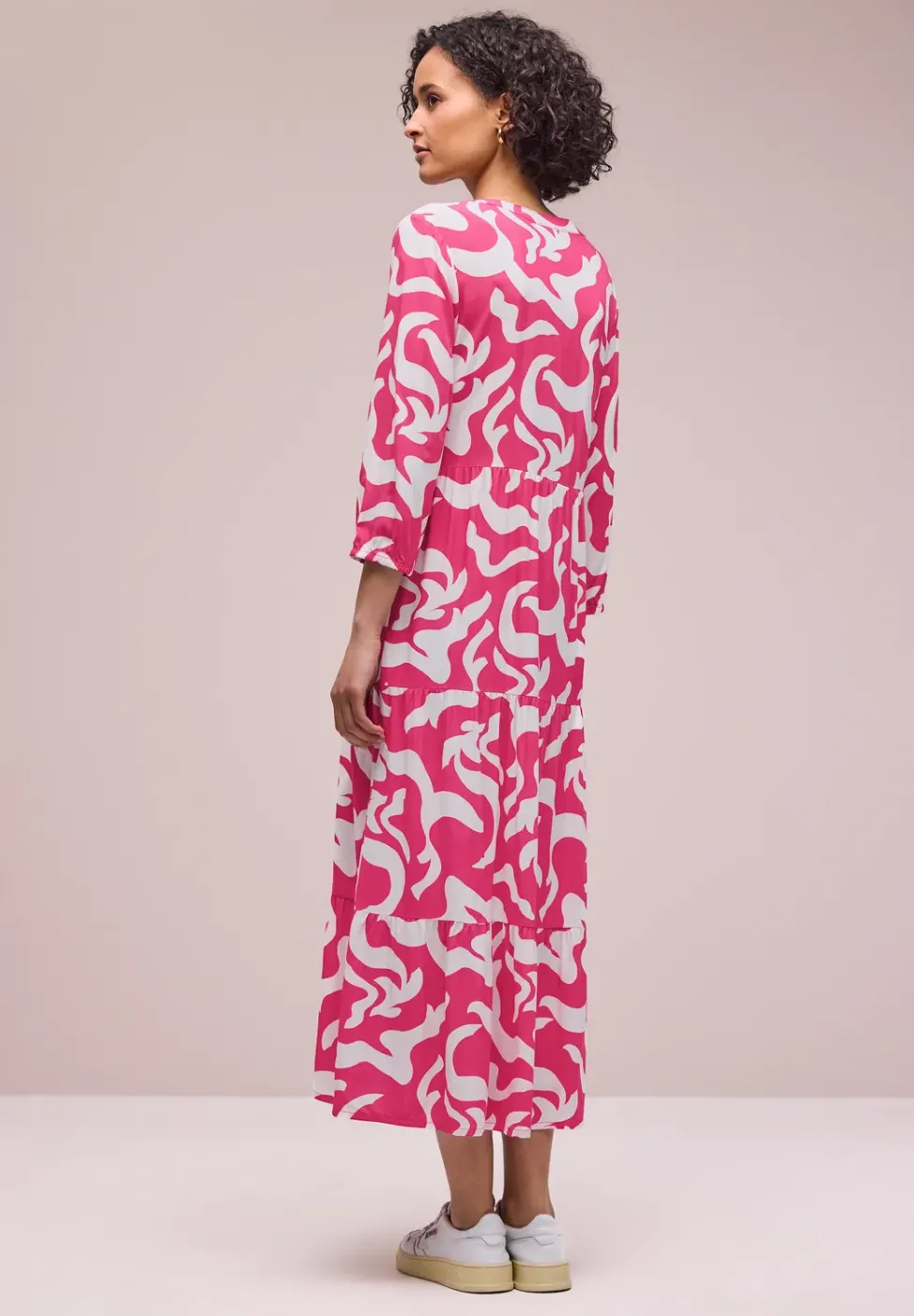 Robe midi imprimée à col fendu