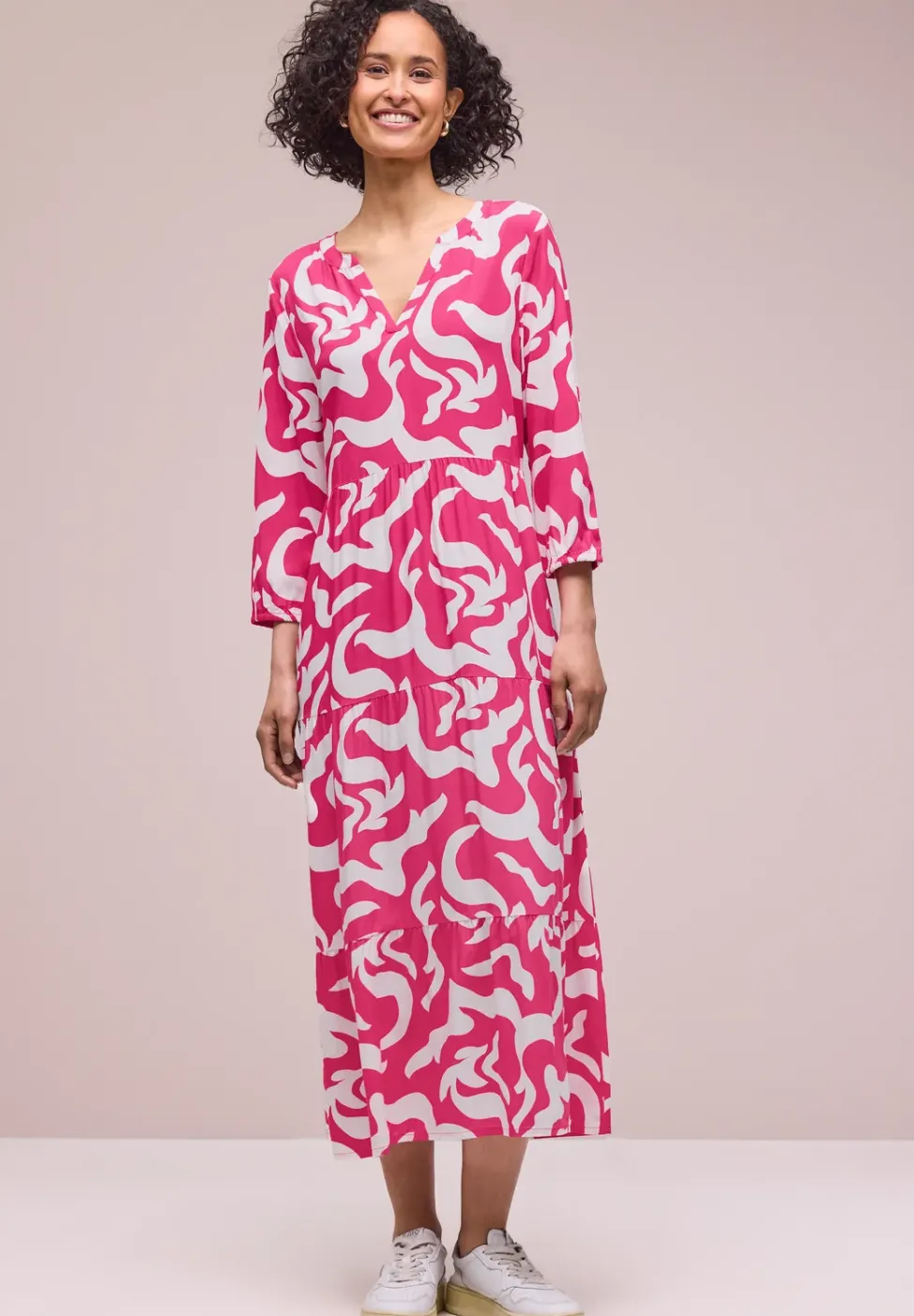Robe midi imprimée à col fendu