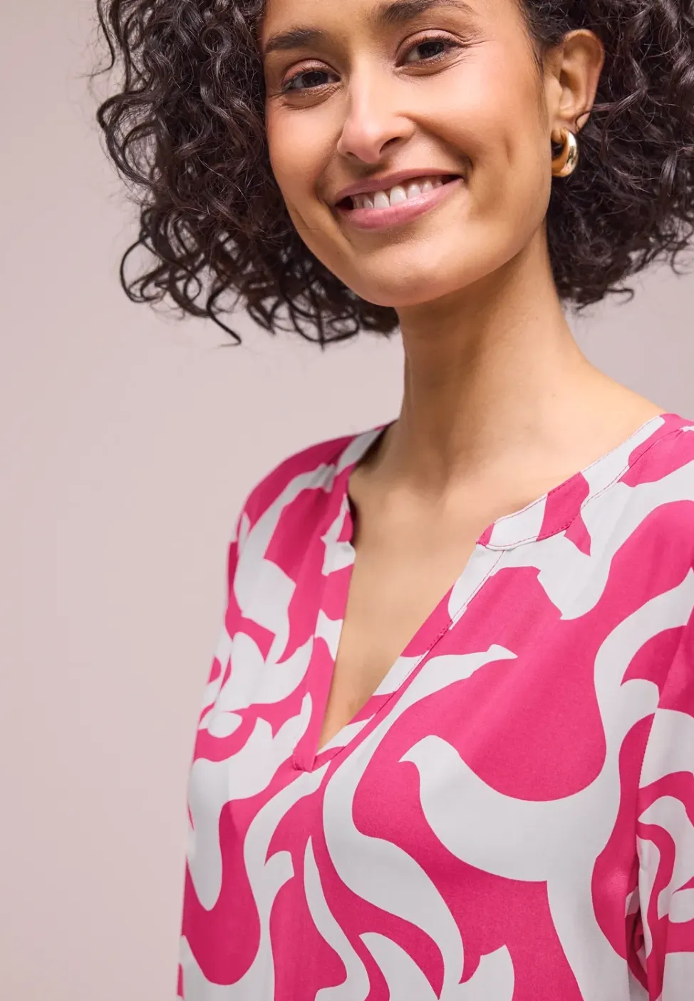 Robe midi imprimée à col fendu