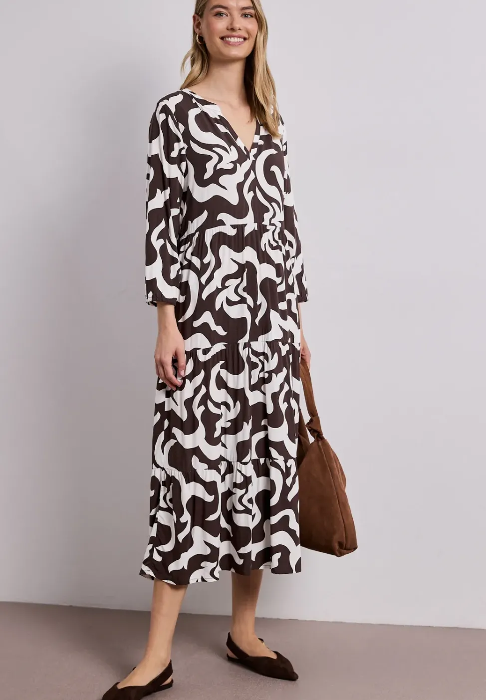 Robe midi imprimée à col fendu